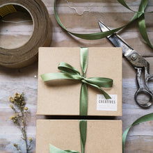 Load image into Gallery viewer, Custom Monstera gray Flat Notecard
